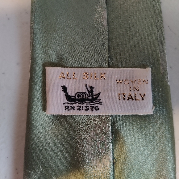 Vintage All Silk Italian Neck Tie Woven in Italy! - Picture 2 of 3